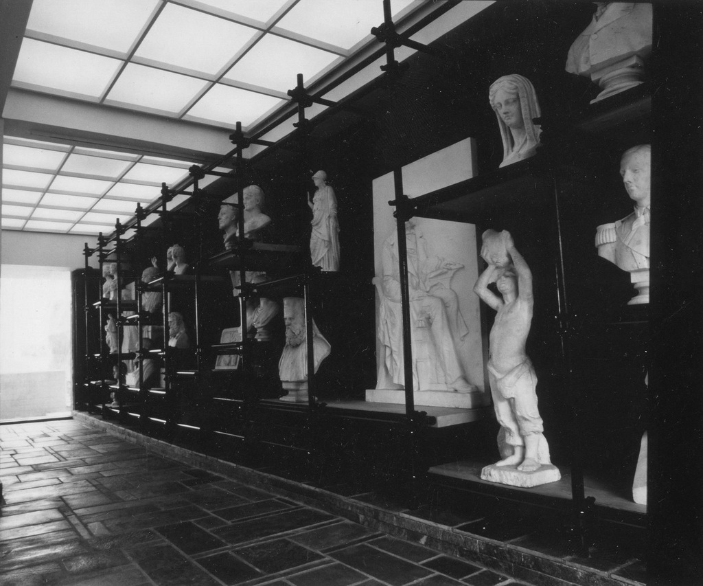 Άποψη της πρώτης Γλυπτοθήκης στην Εθνική Πινακοθήκη